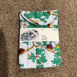 BAGGU 13” Puffy Laptop Case NWT
